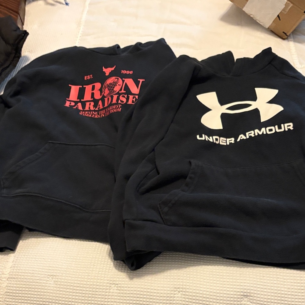 2 Under Armour Kids Black Sweatshirts/hoodies
